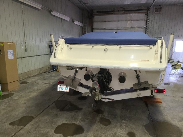 24' Bowrider in Powerboats & Motorboats in Owen Sound - Image 3