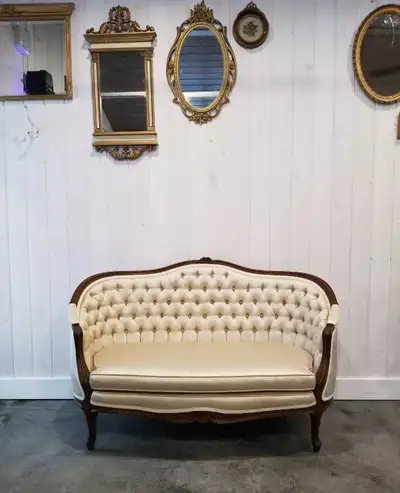 Stunning Loveseat/settee Great piece, perfect size for almost any space Cream colored Satin upholste...