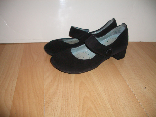 cute Clarks/ Indigo souliers confortables -- size 5 US dans Femmes - Chaussures  à Ville de Montréal - Image 2