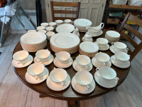 FINE BONE CHINA DINNERWARE VAISSELLE EN PORCELAINE - WEDGWOOD