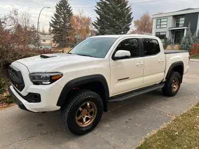 Last year of the V6! It absolutely pains me to consider selling this amazing truck but trying to sta...