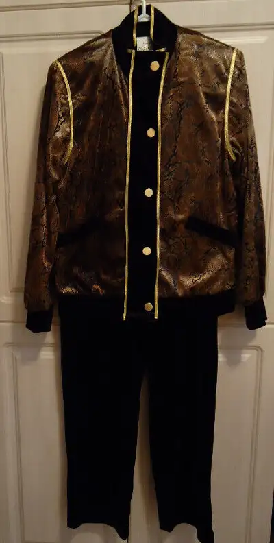 JOSEPH RIBKOFF WOMAN'S DRESS SUIT, SIZE 8, View more