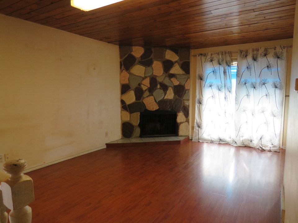 HOUSE For Rent In FOREST LAWN. SE. CALGARY. AB. 2