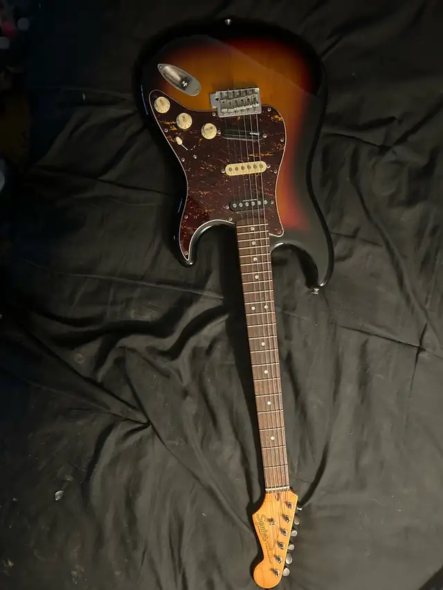 Squier Classic Vibe 60’s strat $450 obo in Guitars in Brockville - Image 2