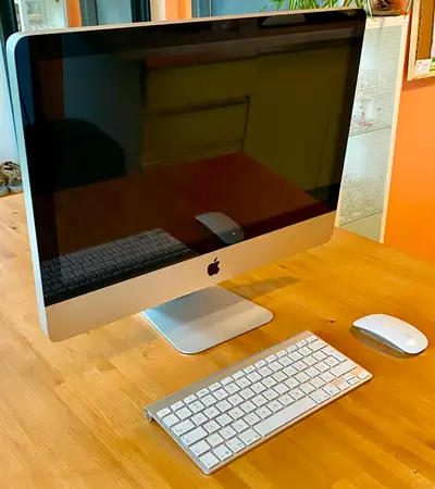 iMac 21.5“ mid-2011, View more