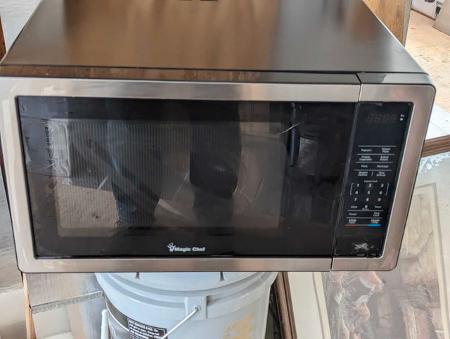Stainless/black microwave in Microwaves & Cookers in Kingston - Image 2