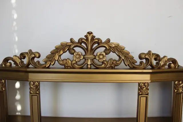 Vintage Syroco Curio Wall Cabinet Ornate Hollywood Regency Shelf in Storage & Organization in Ottawa - Image 10