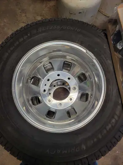 Brand new. Comes with sensors & Centre caps. Taken off at the dealership before I drove the truck aw...