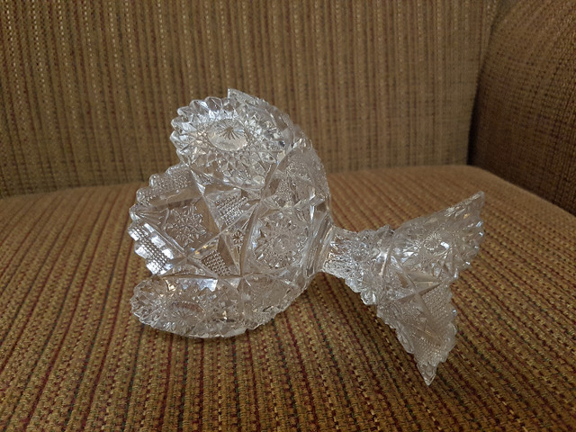 Crystal pedestal candy dish in Home Décor & Accents in City of Halifax - Image 4