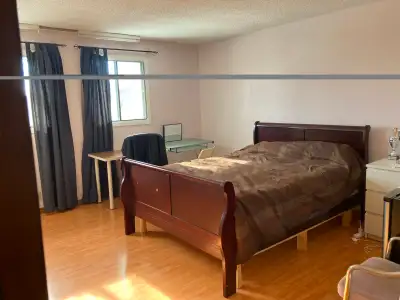 Edgemont NW UPSTAIRS bedrooms in a 4-level split (each level 700+ sqf, well separated spacious livin...