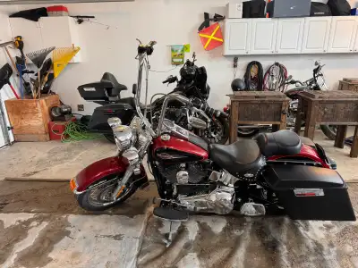 2006 heritage softail. Km approximately 13500. 18 “ bars hard bags. 2-1 custom exhaust. With 95 stro...