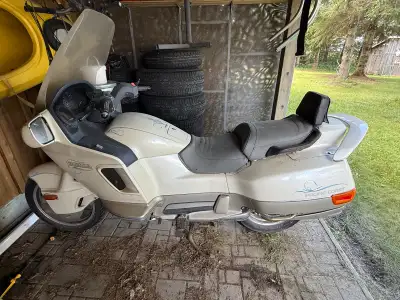 1987 Honda Pacific Coast, classic, complete bike, 800cc v- twin, new battery,has not been running fo...