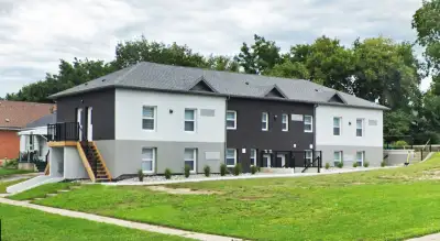 2 Bedroom in 6 Plex Downtown Oshawa $1,999