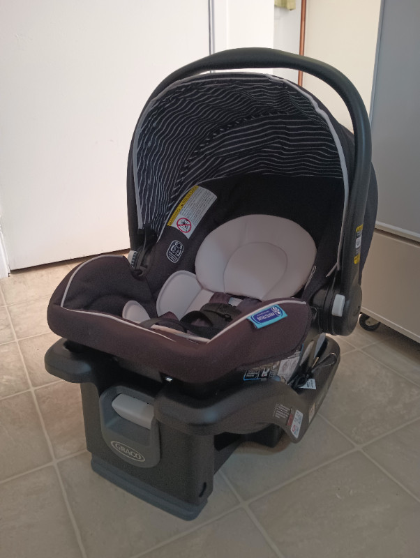 Coquille de voiture bébé - Snugride 35 LITE LX dans Poussettes, porte-bébés et sièges d'auto  à Saguenay