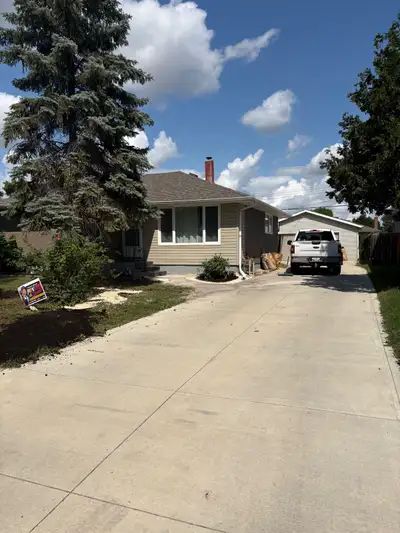House for rent safe neighborhood in Transcona Renovated 3 bedroom main floor and fully finished base...