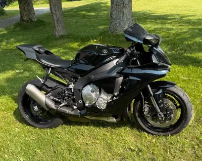 Needs nothing Tires getting close, but should pass safety 18,183 km Integrated Tail Light If the ad...