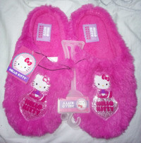 NEW, Hello Kitty slippers, size 7-8