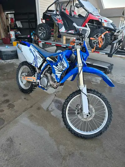 Everything works. Fresh fork seals New tires Electric and kick start Headlight and tail light 60+ HP...