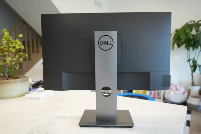 Dell P2421D 23.8″ QHD (1440p) IPS Work Monitor – Ergonomic Stand in Monitors in St. Catharines - Image 3