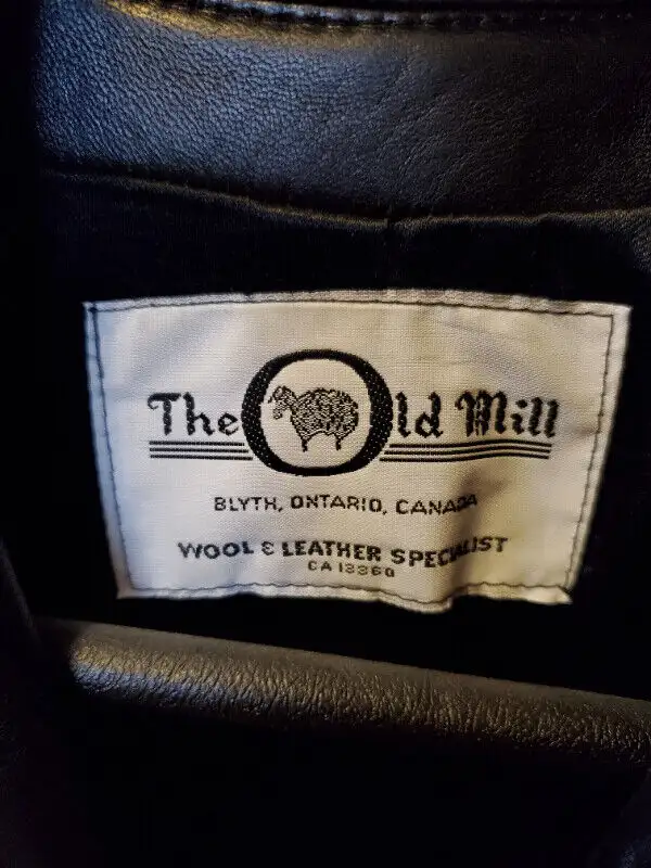 Women's Old Mill  black leather car coat, size S in Women's - Tops & Outerwear in Kitchener / Waterloo - Image 4