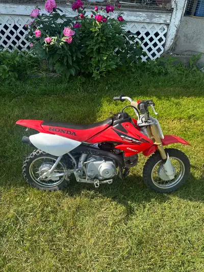 2005 Crf 50, fresh oil,new chain, fresh rear brake, new Engine stop switch perfect for new riders. T...