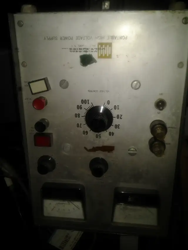 Universal Voltronics BAP 22-10 is a high-voltage power supply in General Electronics in City of Montréal - Image 9