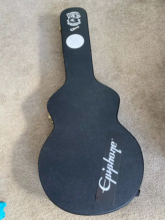 Epiphone Casino w/Bigsby in Guitars in Trenton - Image 9