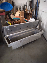 STEEL TOOL BOX FOR PICK UP TRUCK