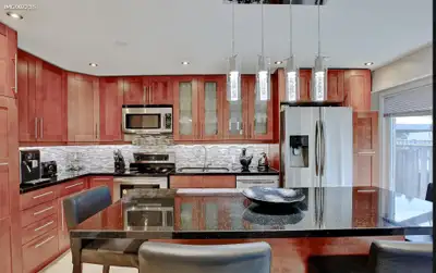 Large 4 bdrms house at Brampton