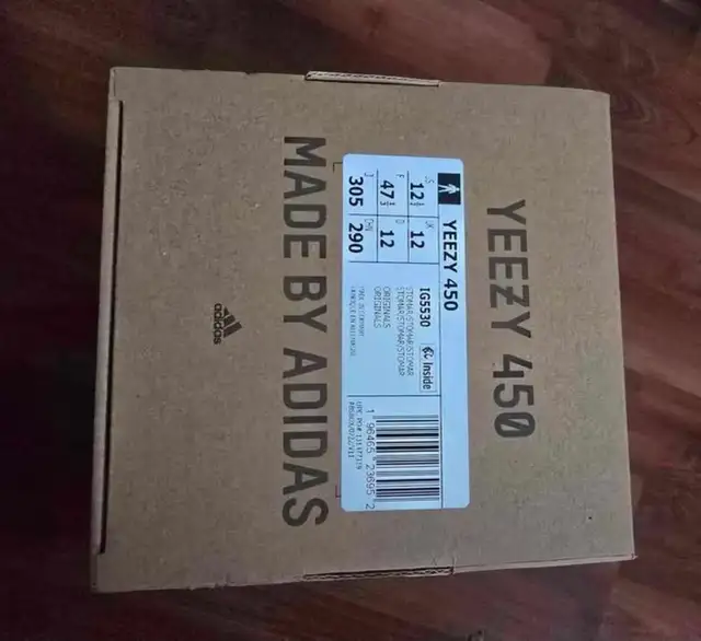 Adidas Yeezy 450 in Men's Shoes in Markham / York Region - Image 4