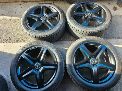 Selling 4 original 20 inches mercedes benz GL-CLASS rims with Michellin pilot alpin winter tires on...