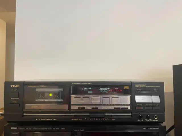 Teac V-770 3 head cassette deck, wow mint excellent in Stereo Systems & Home Theatre in Kingston - Image 5