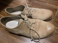 A8. Leather Oxford Shoes - Size 39 / 8.5