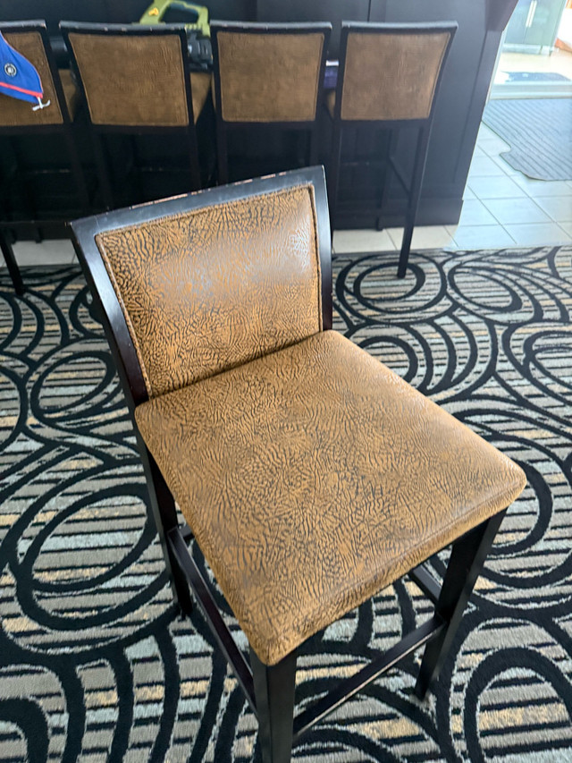 chairs and tables in Other Tables in Owen Sound - Image 2