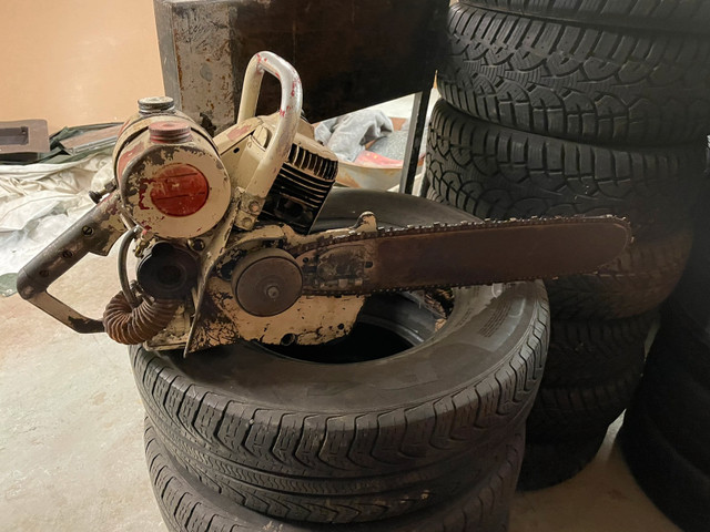 Vintage Chain Saw  in Multi-item in St. Catharines