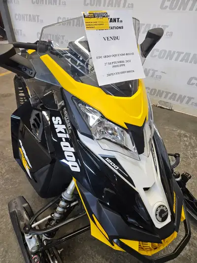 Ski-Doo MXZ BLIZZARD 1200 année 2017 avec motor neuve installe avant lachat en octobre 2024. 12500 m...