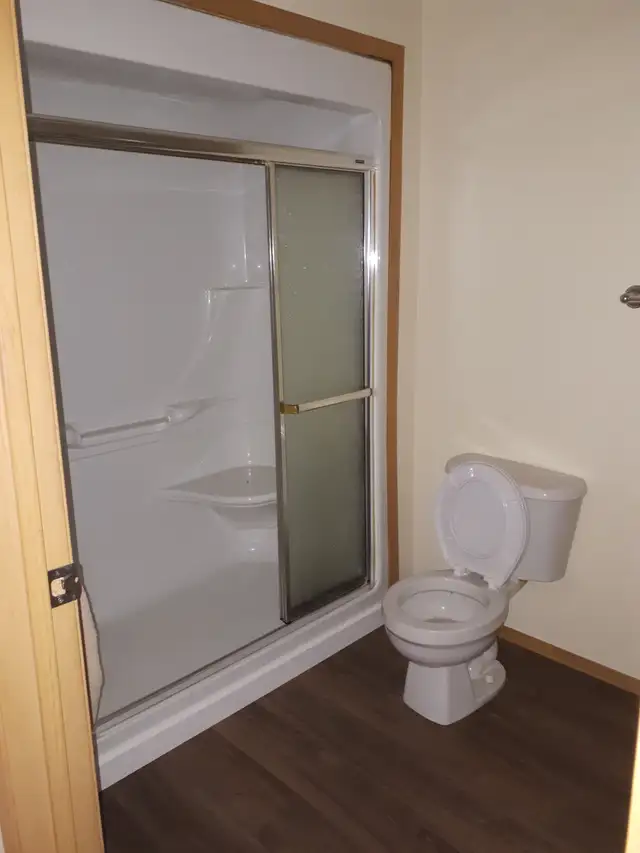 1 Bedroom Suite in Long Term Rentals in Winnipeg - Image 5