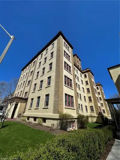 One room in condo for rent near Queen's University in Kingston