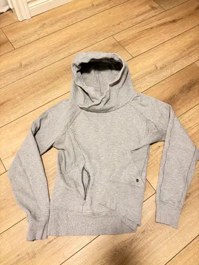 Size 10 gently worn lululemon womens large neck sweater, View more