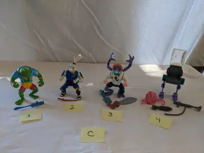 Vintage 1989 Teenage Mutant Ninja Turtles Lot 1C 1989 TMNT Genghis Frog, missing four canisters, one...