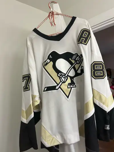 Looking to sell my Sidney Crosby Rookie jersey size XL Open to trading for another nhl player on ano...