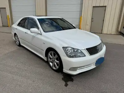 2005 Toyota Crown Athlete. 50th anniversary edition. JDM right hand drive vehicle. V6 3.0L gas engin...