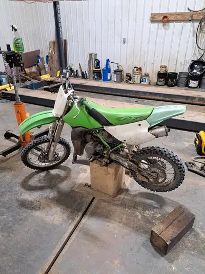 1998 kx80. Trade for little bigger bike eg: ttr230 xr 250 klx230. Plus cash if needed. Good running...