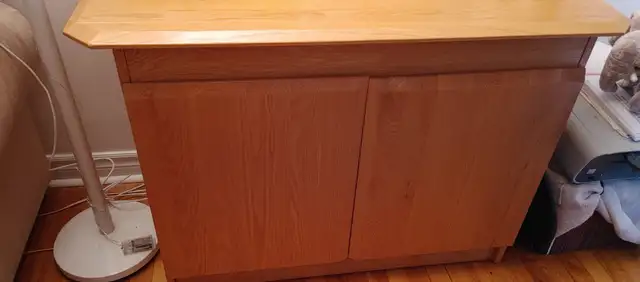 Meuble en bois / Wood furniture in Hutches & Display Cabinets in City of Montréal - Image 2