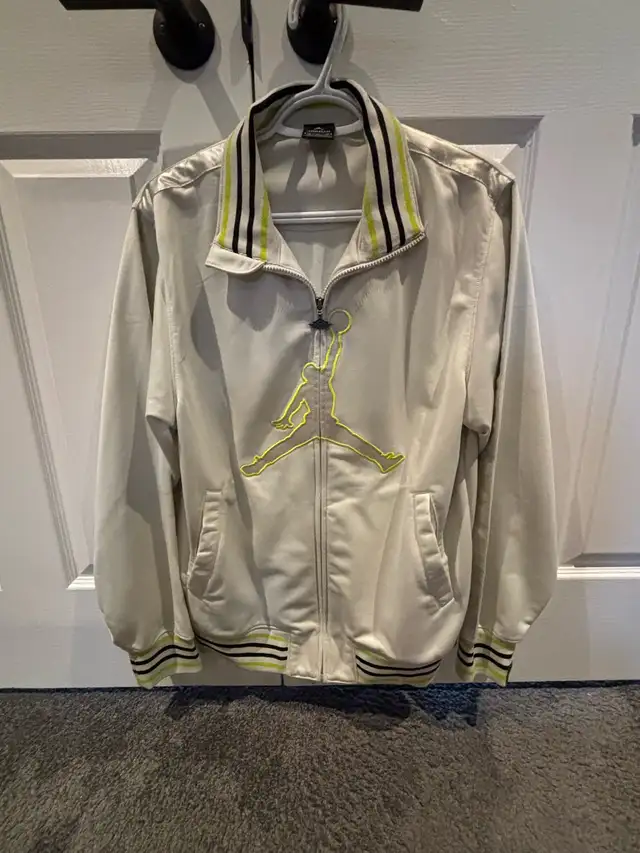 Authentic Jordan Apparel in Men's in Markham / York Region - Image 5