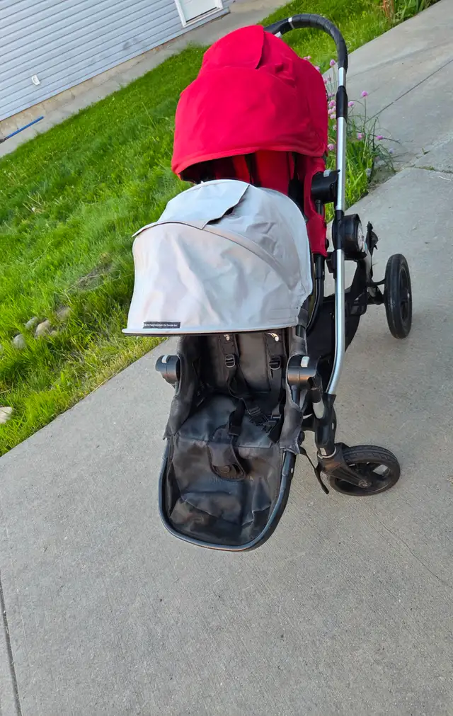 Double stroller in Strollers, Carriers & Car Seats in Edmonton - Image 5
