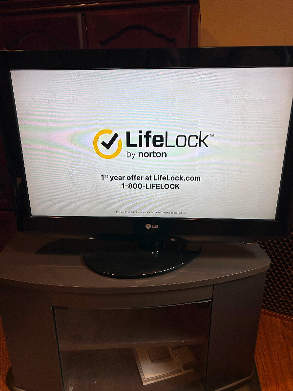 32” LG Flatscreen TV in TVs in Moncton
