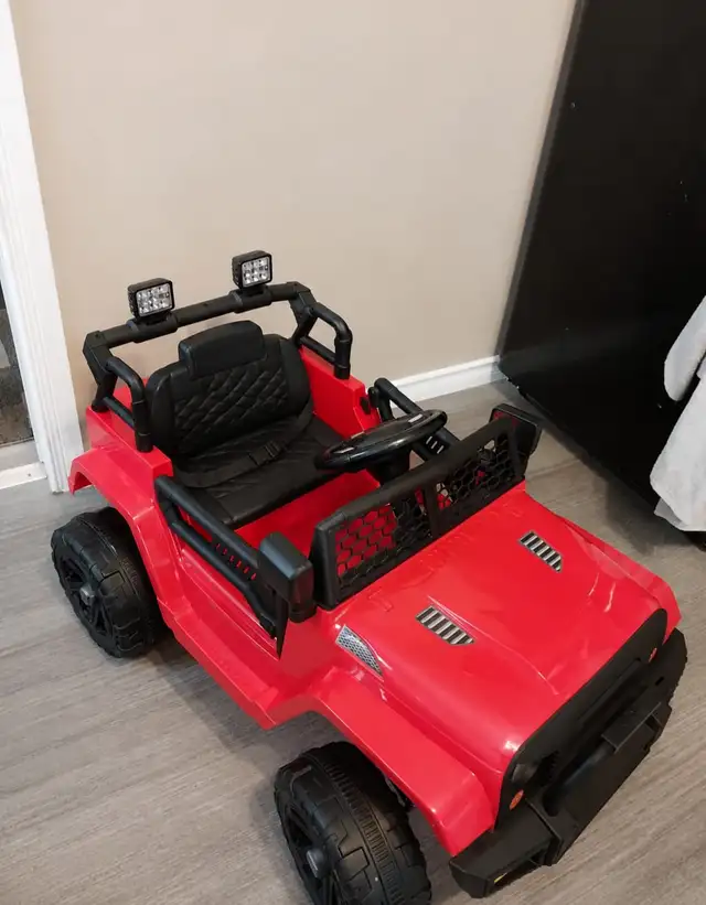 Kids 12v Battery Powered Ride-On Truck with a charger + remote in Toys in Windsor Region - Image 3