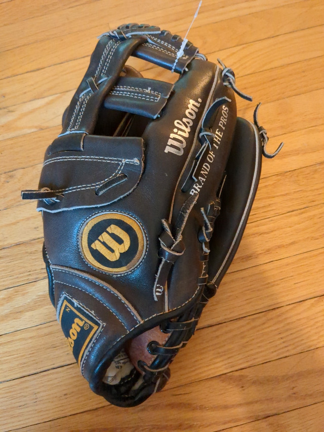 Wilson leather baseball glove in Baseball & Softball in Winnipeg