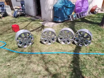 4 Jeep Grand Cherokee Rims. 18 x 7.5 ET50.8 Bolt pattern is 5mm x 127mm(5" x 5") CB-71.5mm 7 spoke....